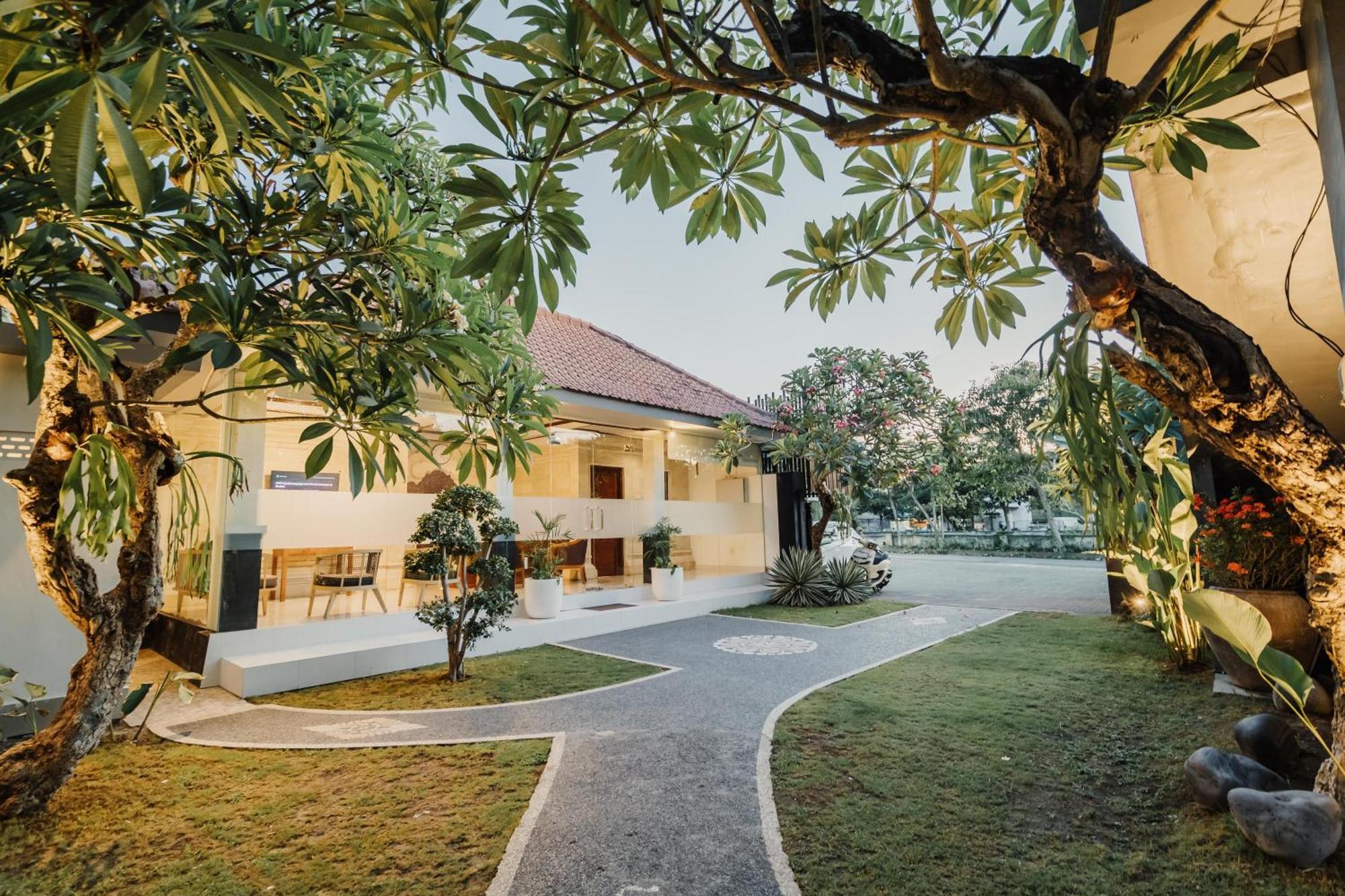 You Suite Seminyak Legian Eksteriør bilde